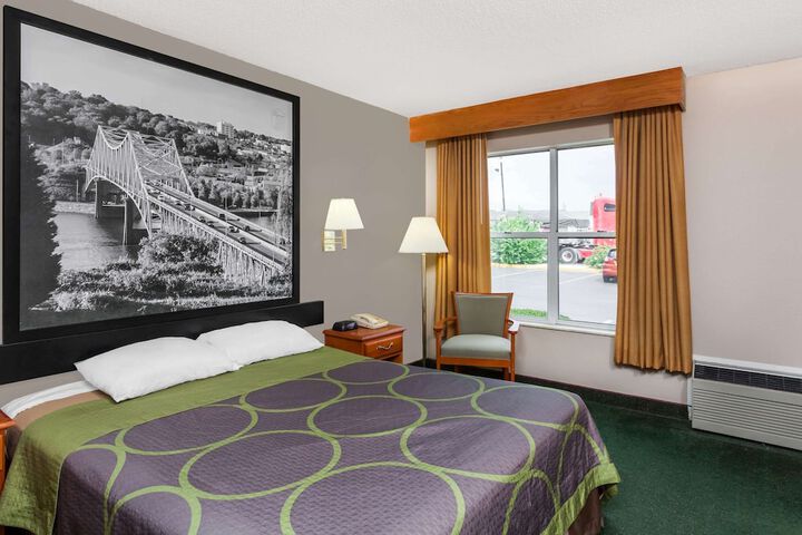 Room 11 of 20