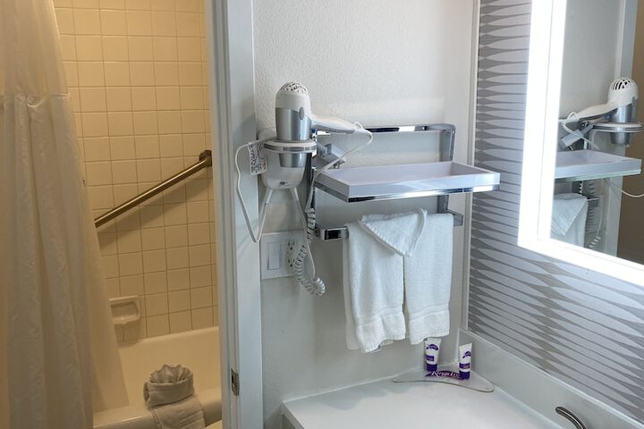 Room 76 of 116