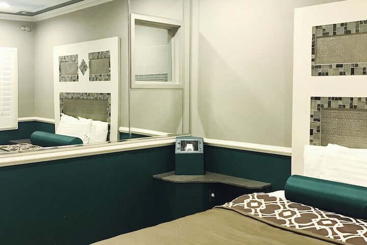 Room 26 of 37