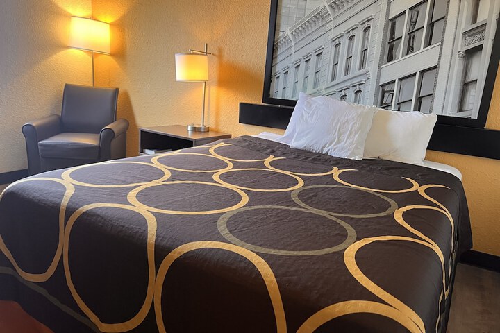 Room 19 of 42