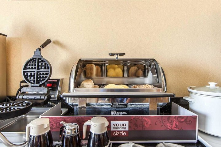 Breakfast/Coffee Service 27 of 36