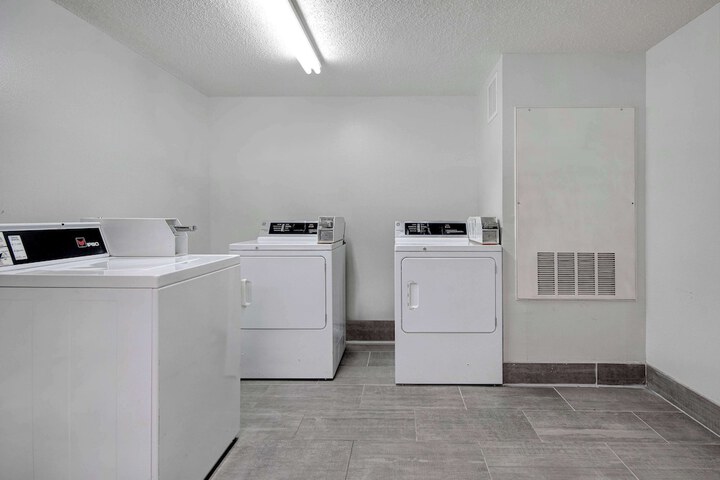 Room 10 of 26