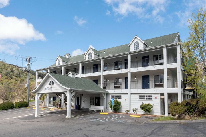 Hotel 3 of 49