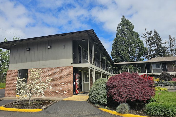 Village Inn Springfield