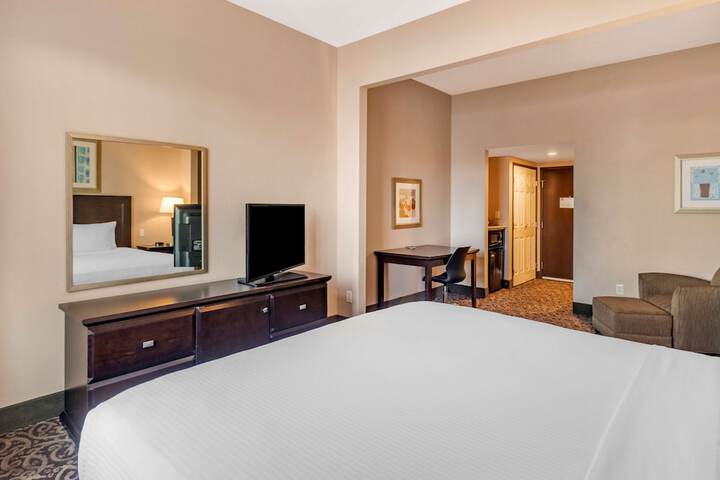 Room 30 of 37