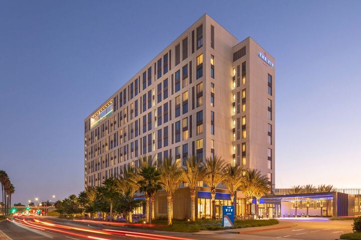 The Viv Hotel Anaheim, a Tribute Portfolio Hotel