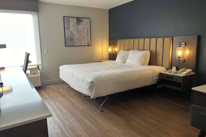 Room 28 of 46