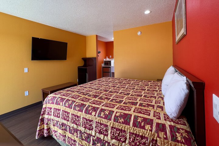 Room 18 of 26