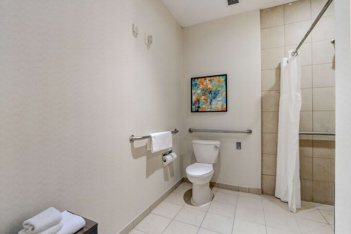 Room 25 of 73