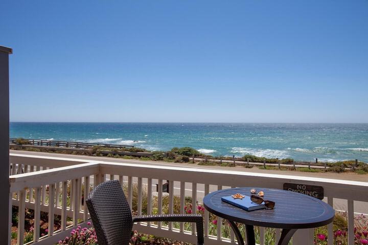 Sand Pebbles Inn