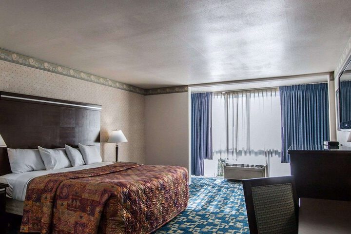Room 17 of 26