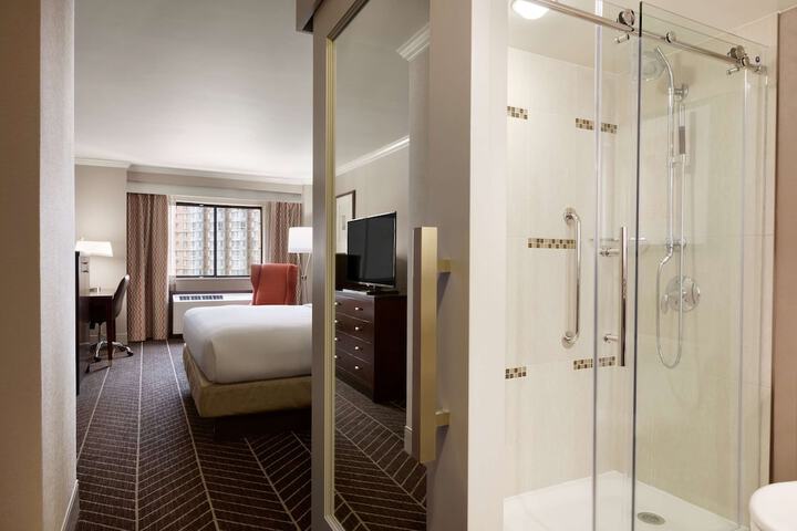 Room 16 of 62