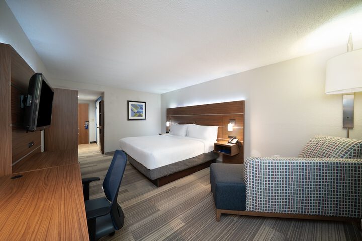 Room 14 of 43