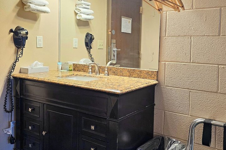 Room 44 of 62
