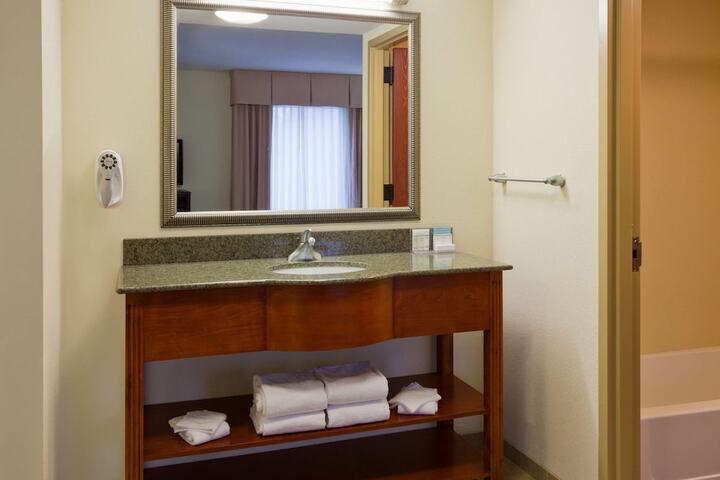 Hampton Inn & Suites Lino Lakes