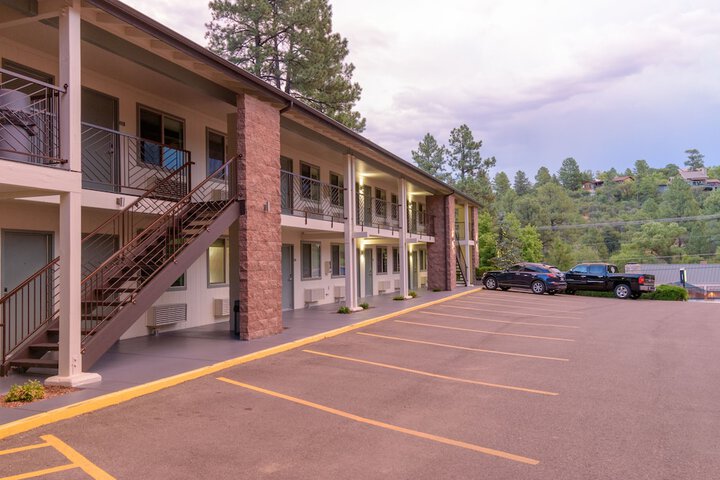 Hotel 5 of 37