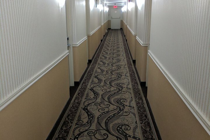 Ballroom/Hall 32 of 36