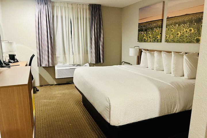 Room 21 of 32