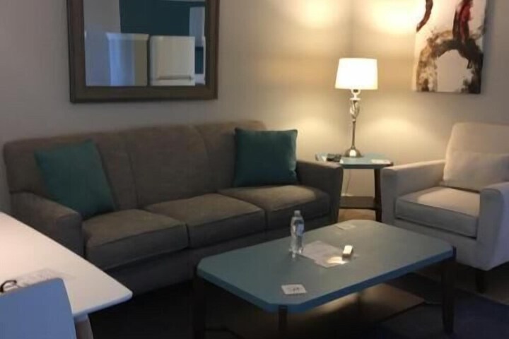 The Acorn Suites