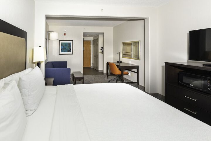 Room 34 of 59