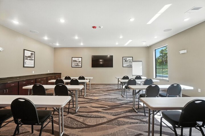 Cobblestone Hotel & Suites-Bellefontaine