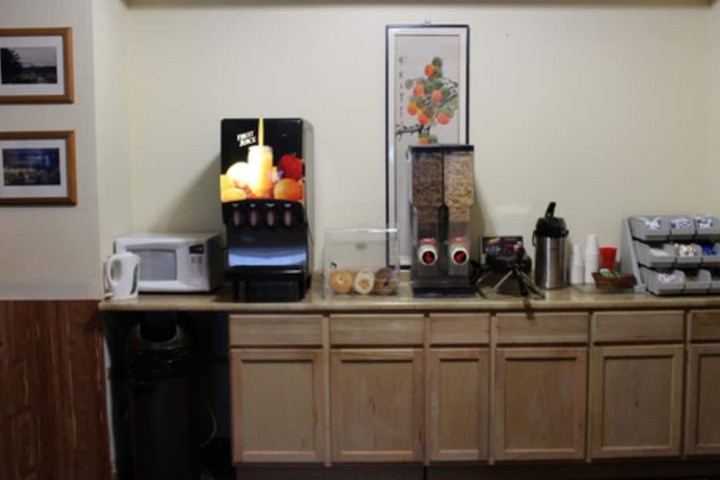 Breakfast/Coffee Service 16 of 23