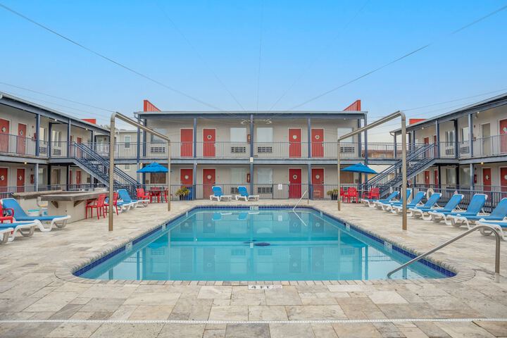 Sea & Breeze Hotel And Condo