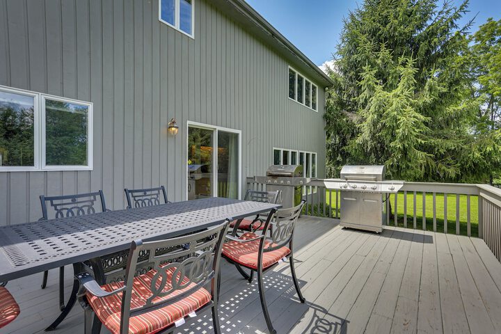 Warwick Vacation Rental w / Private Yard & Fire Pit