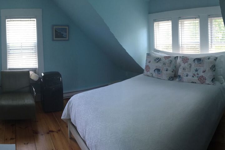 Room 12 of 26