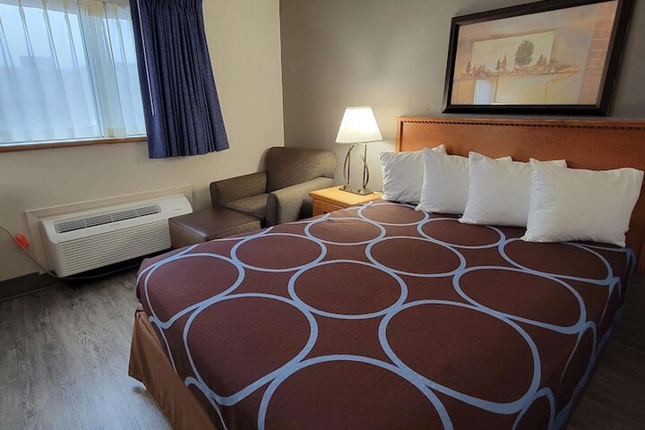 Room 15 of 42