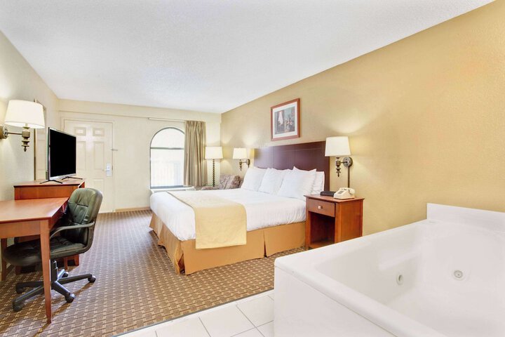 Room 12 of 14