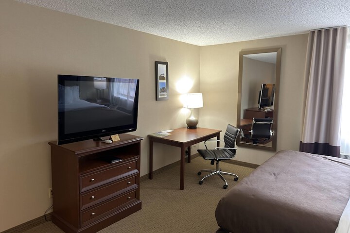 Wingate by Wyndham Utica