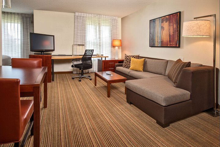 Room 17 of 34