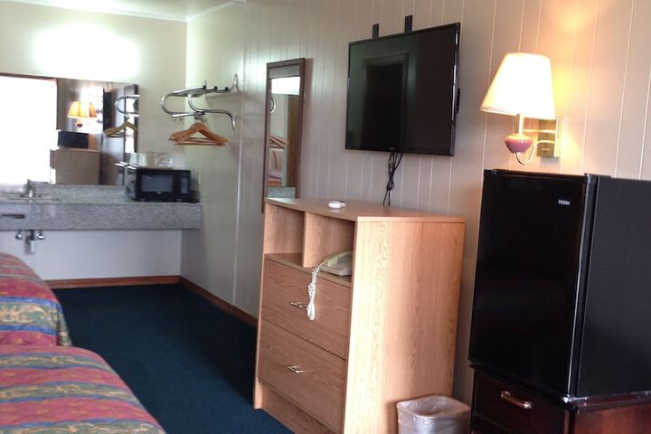 Room 28 of 37