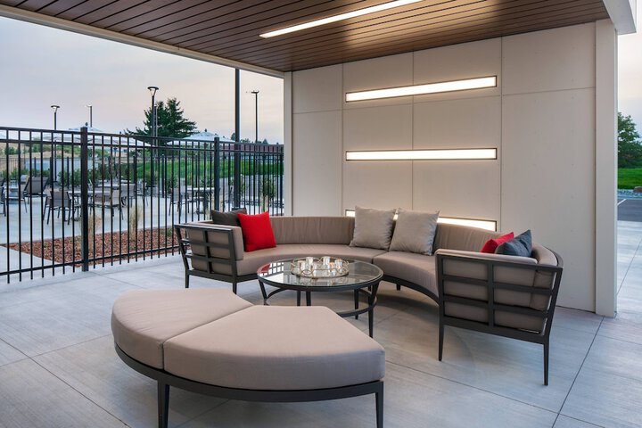 Terrace/Patio 42 of 43