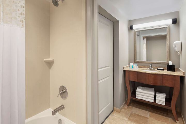 Room 43 of 65