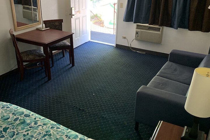 Room 37 of 71