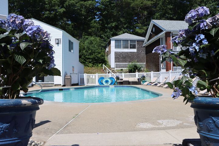 Pool 22 of 167