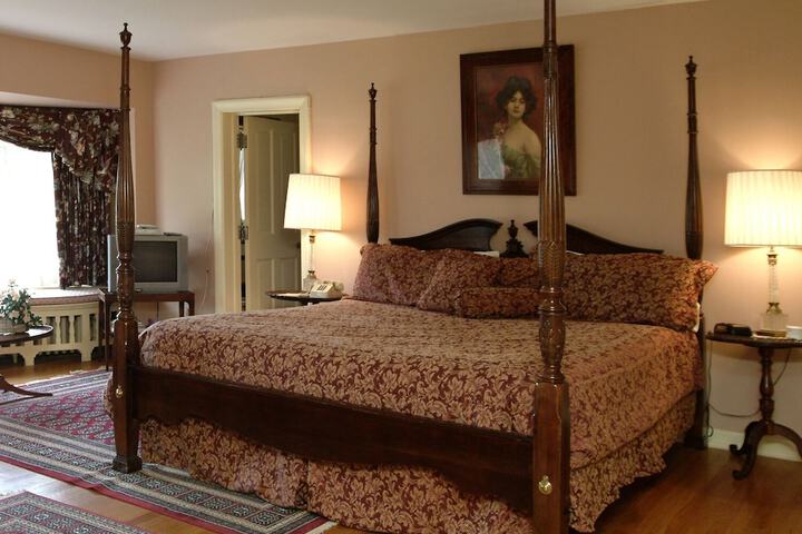 Montague Inn