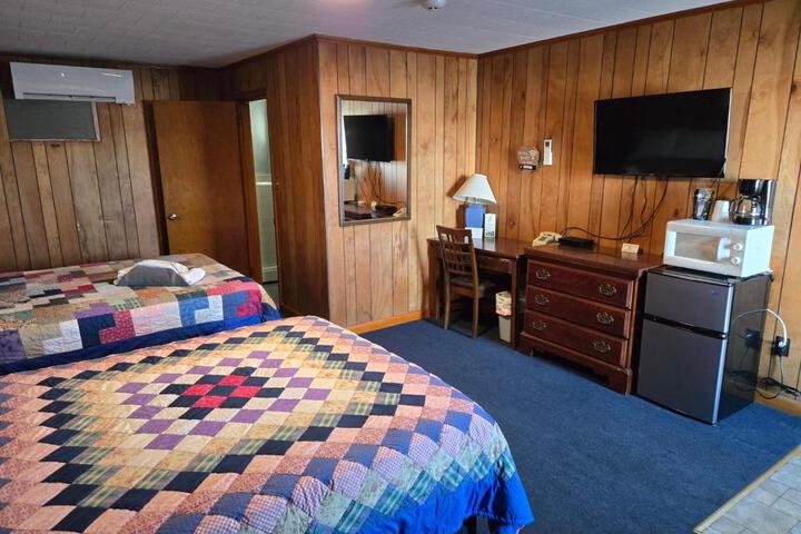 Russells Motel