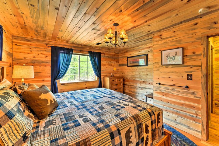 bobcat Trail Cabin on 3 Acres in Como!