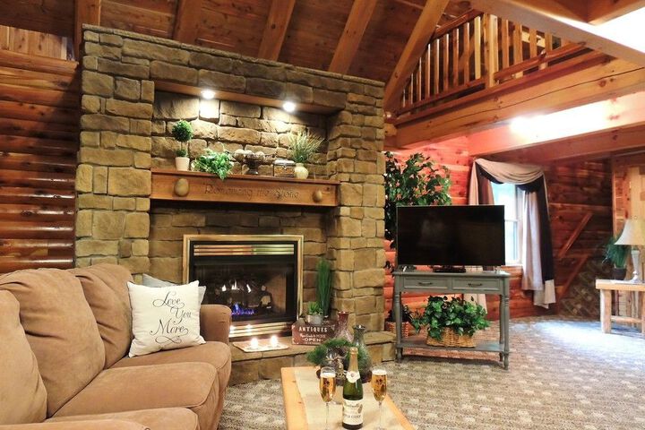 DONNAS PREMIER LODGING