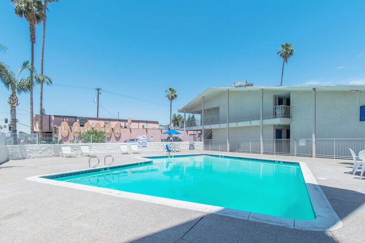 Pool 10 of 31