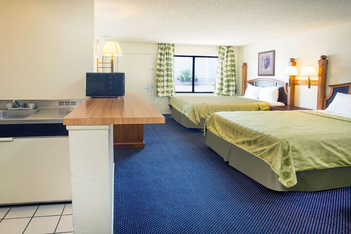 Room 19 of 19