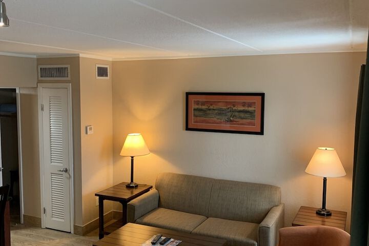 Room 10 of 31