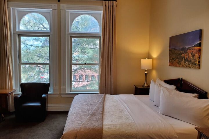 Room 52 of 126