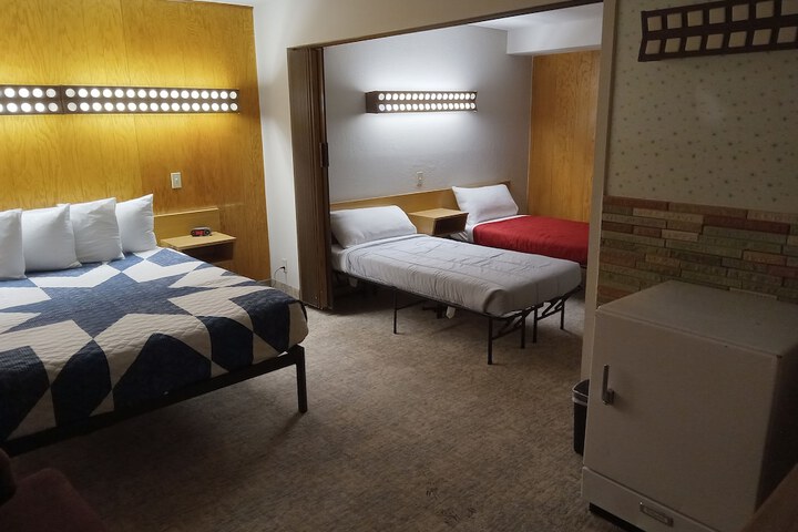 Room 75 of 81