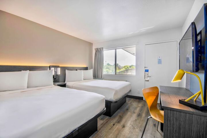 Room 9 of 27