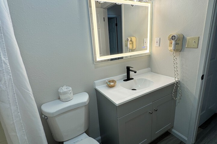 Room 43 of 51