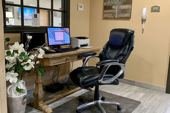 Business Center 74 of 79